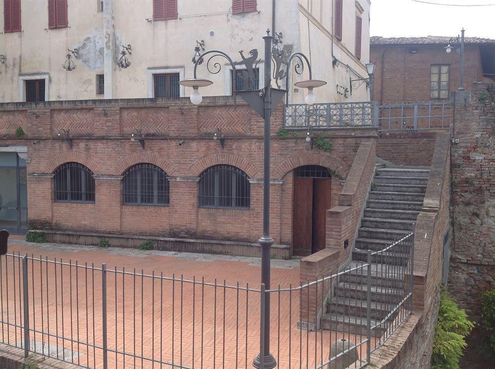 B&B Duccio Di Buoninsegna Siena Exterior foto